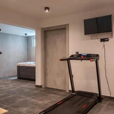 Valle Malinska Tatil Evi *